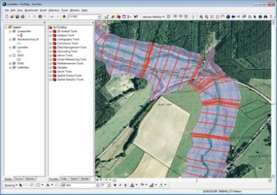 JabView 4 ermöglicht die Darstellung der Querprofil-Daten als Gewässerlamellen in ArcView 9.3.