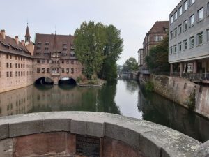 Fluss Brücke Häuser in Nürnberg